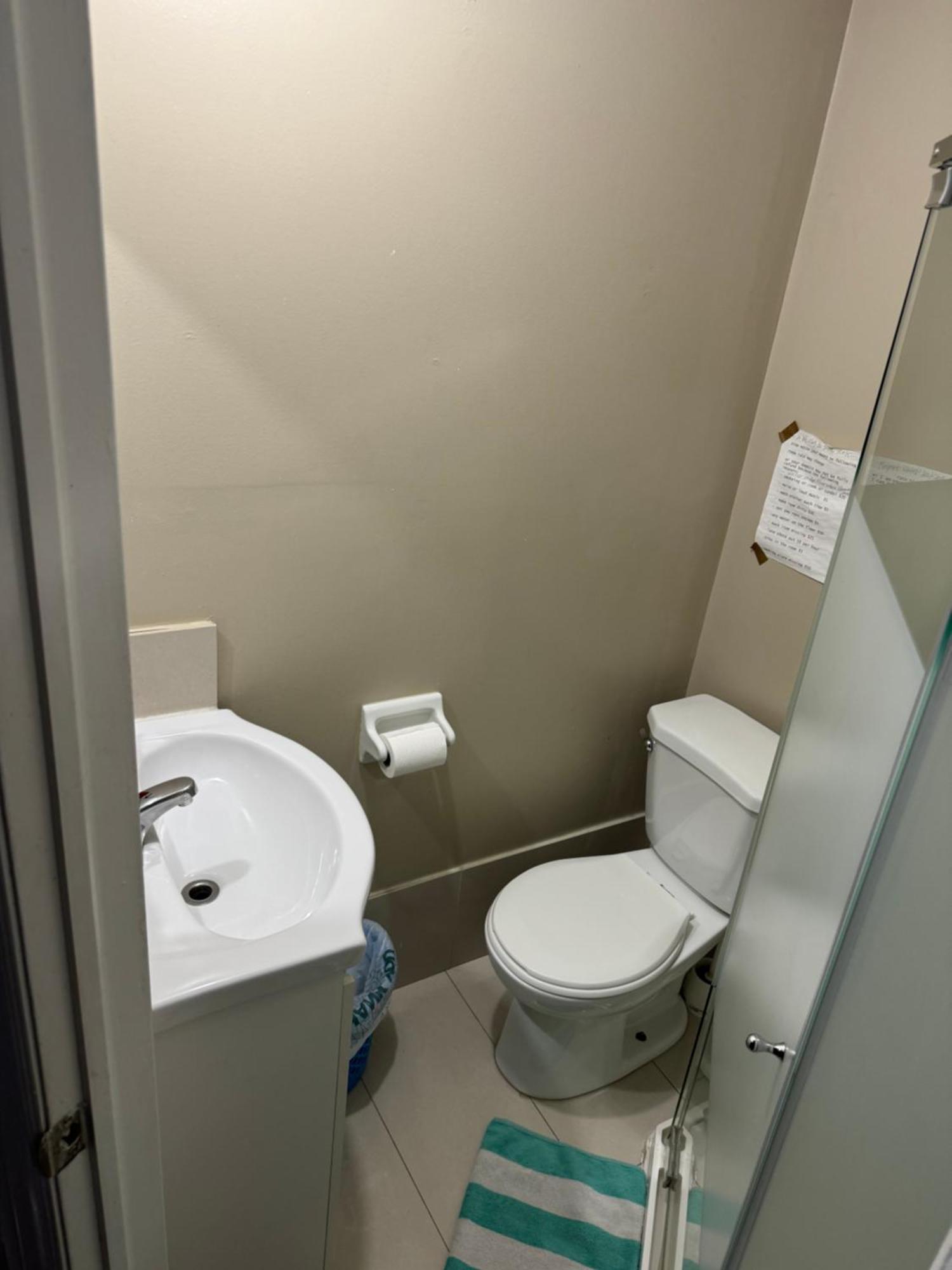 586 Hotel Торонто Екстериор снимка